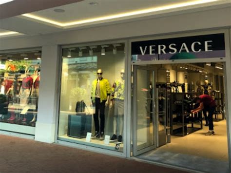 roermond outlet versace|Versace .